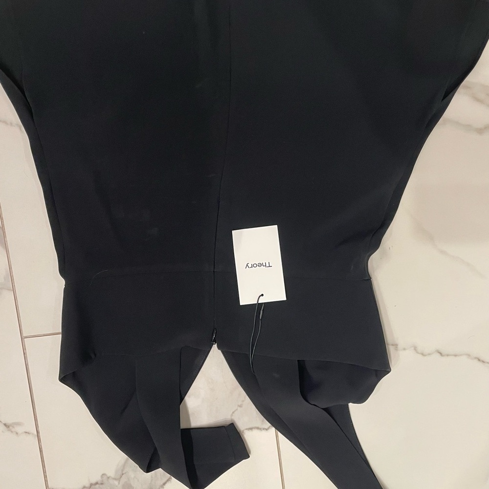 Theory Black Sleeveless Tank Top Classic Design - Picture 4 of 6